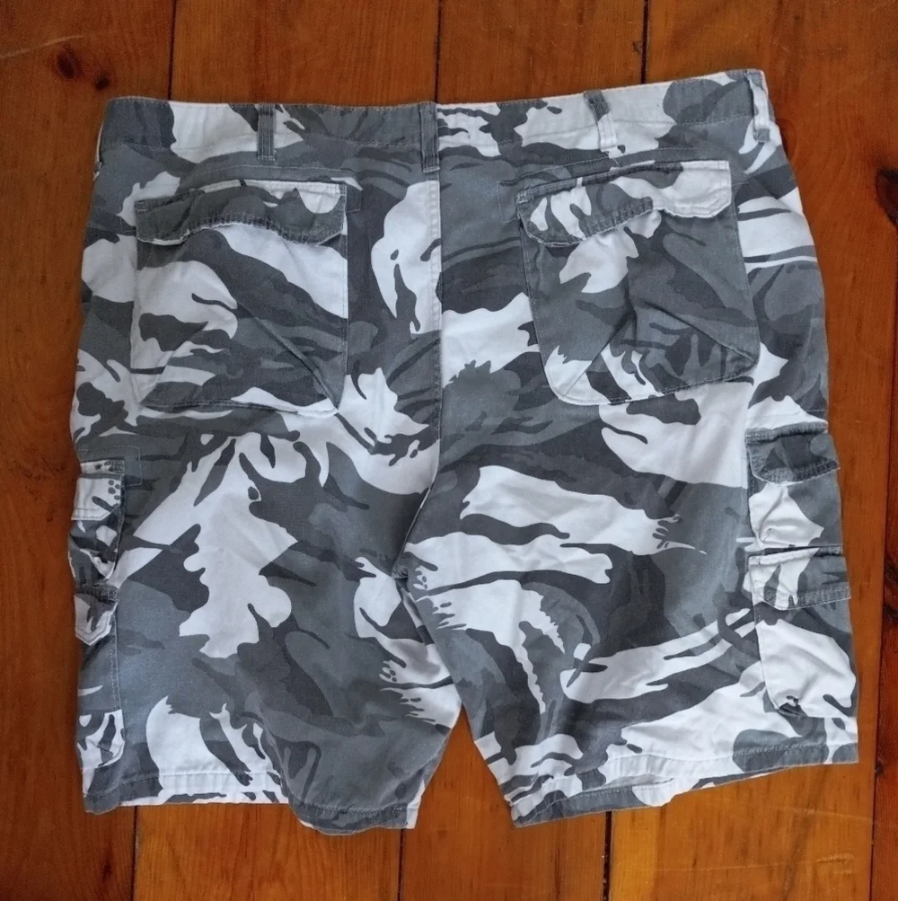 Wrangler Shorts Mens 44 Green Camo Camouflage Cargo Outdoor Cotton